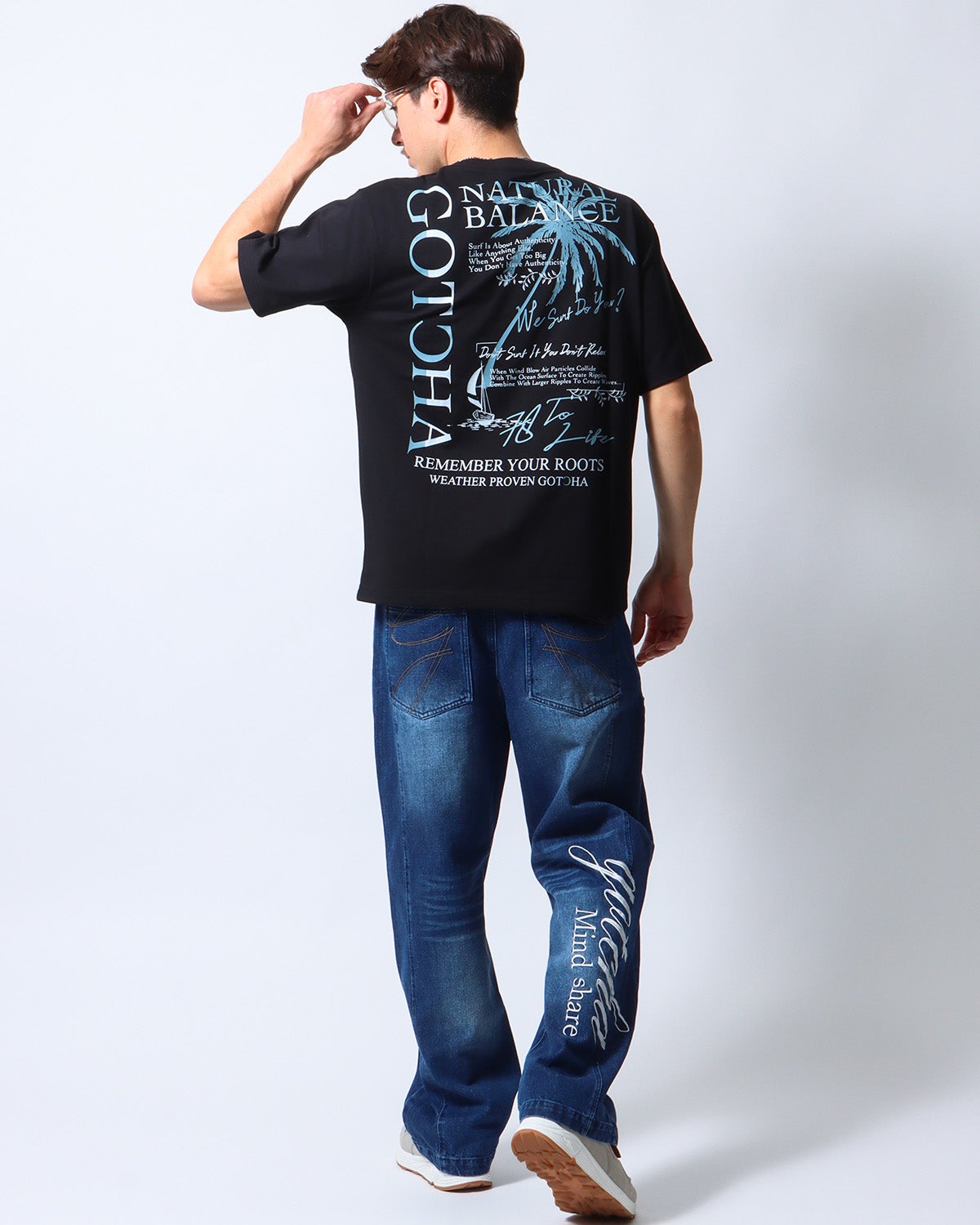 ブラック：180cm/70kg(Lサイズ着用)