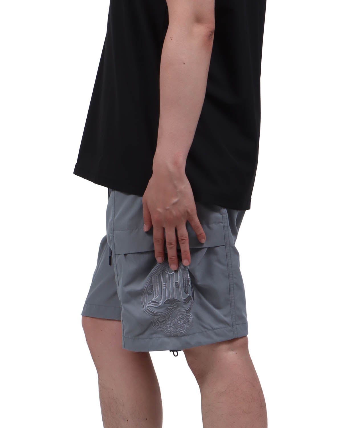 グレー：174cm62kg(Lサイズ着用)