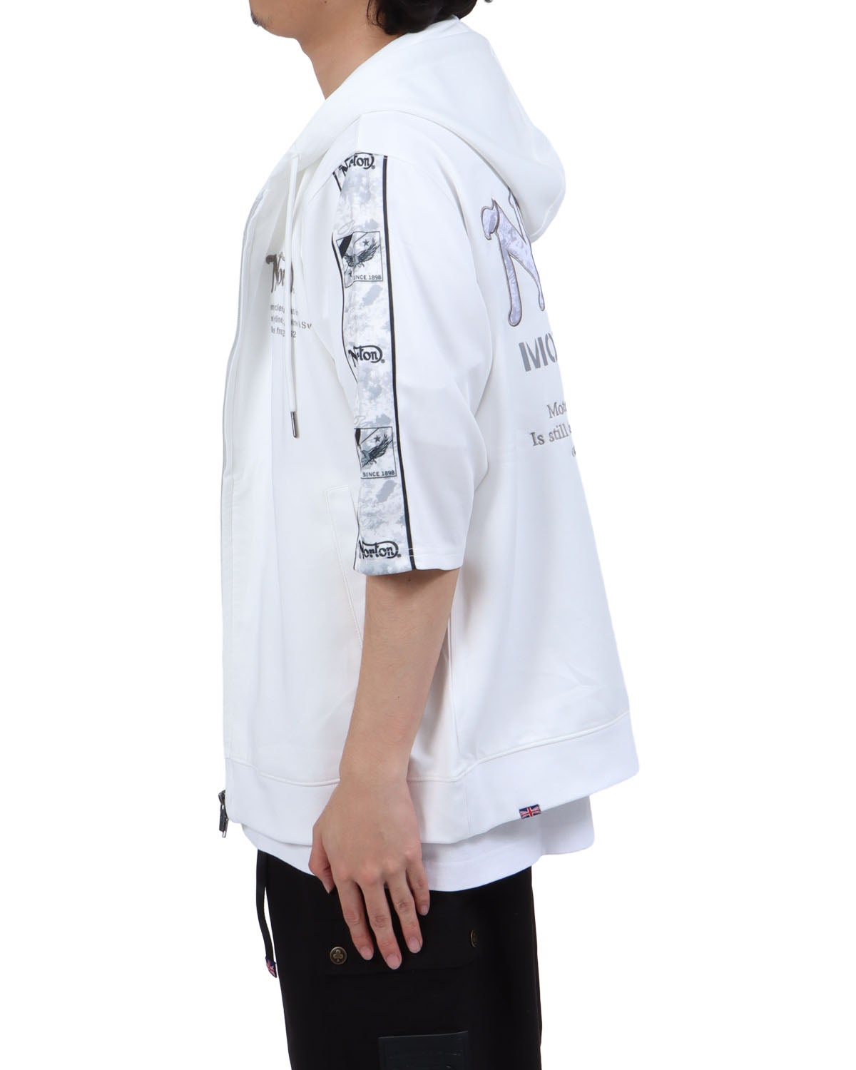 ホワイト：173cm63kg(Lサイズ着用)