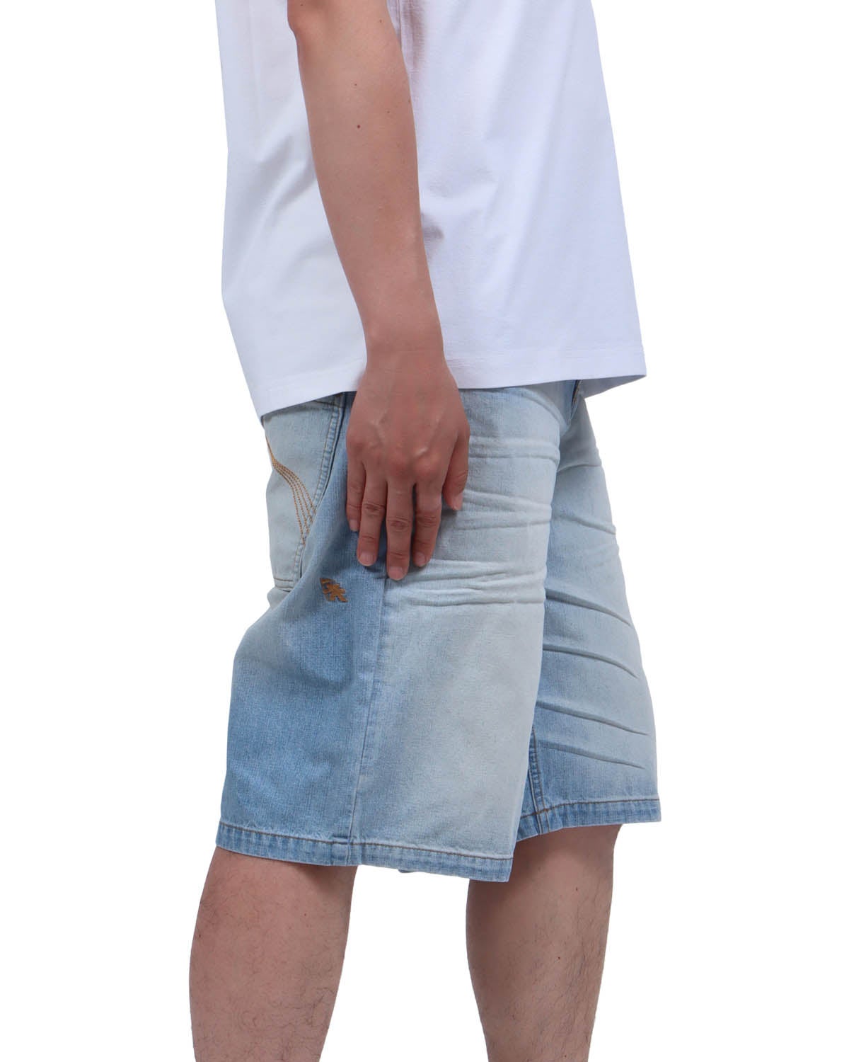 ブリーチ：174cm62kg(Mサイズ着用)