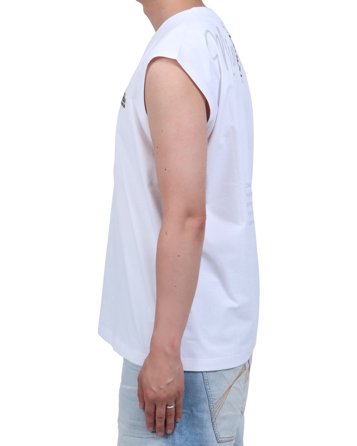 ホワイト：174cm62kg(Lサイズ着用)