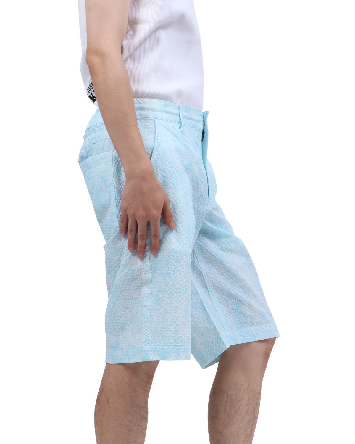 ライトブルー：173cm63kg(Lサイズ着用)