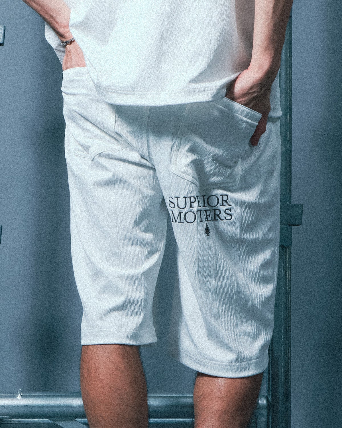 ホワイト：183cm(Lサイズ着用)