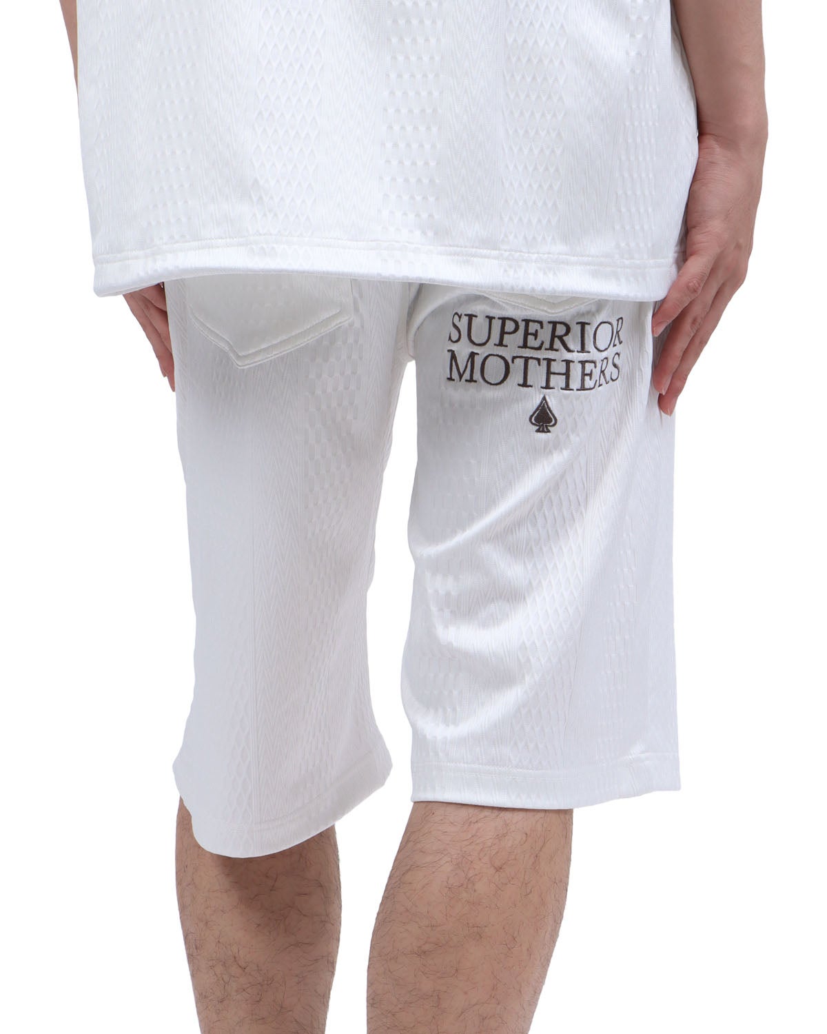 ホワイト：173cm63kg(Mサイズ着用)