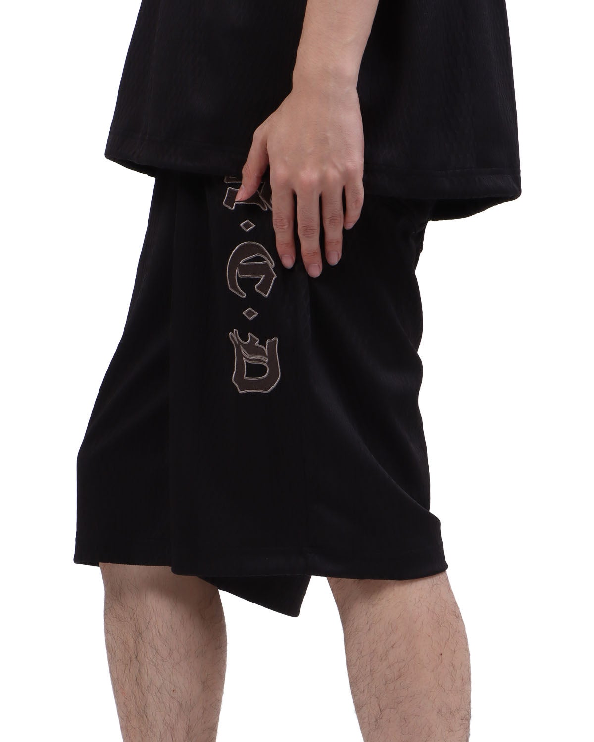 ブラック：173cm63kg(Lサイズ着用)