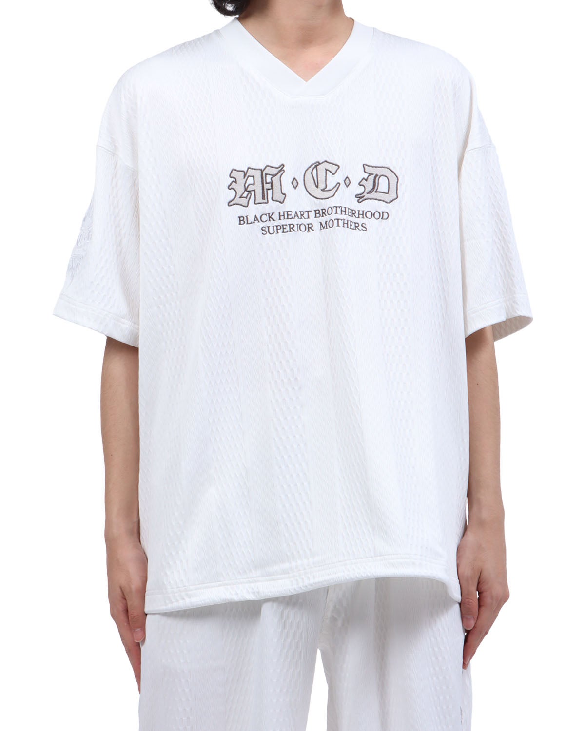 ホワイト：173cm63kg(Lサイズ着用)