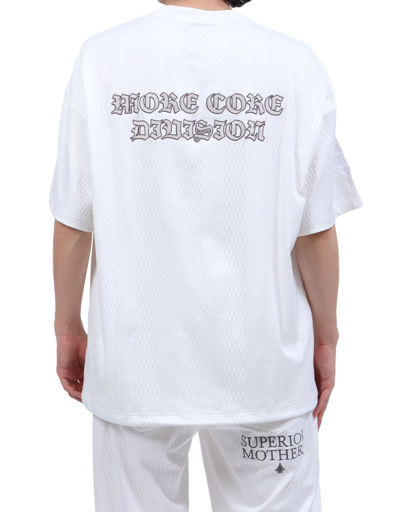 ホワイト：173cm63kg(Lサイズ着用)