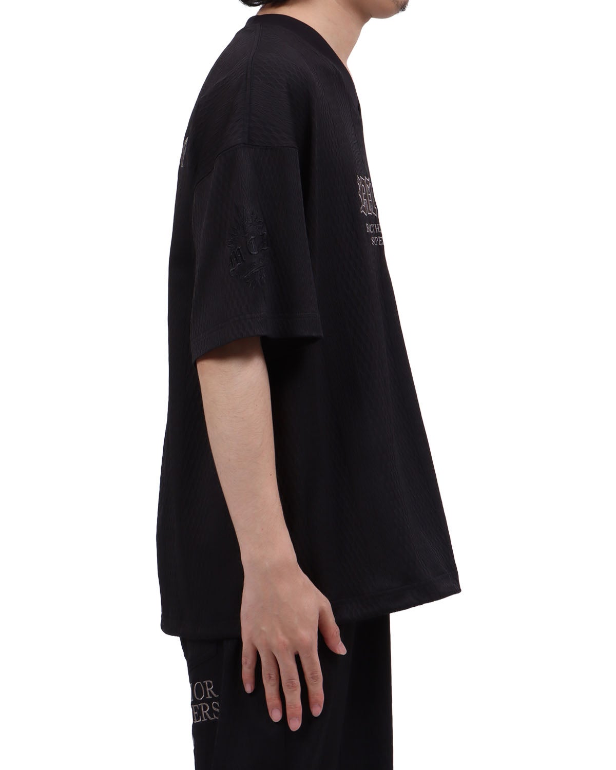 ブラック：173cm63kg(Lサイズ着用)