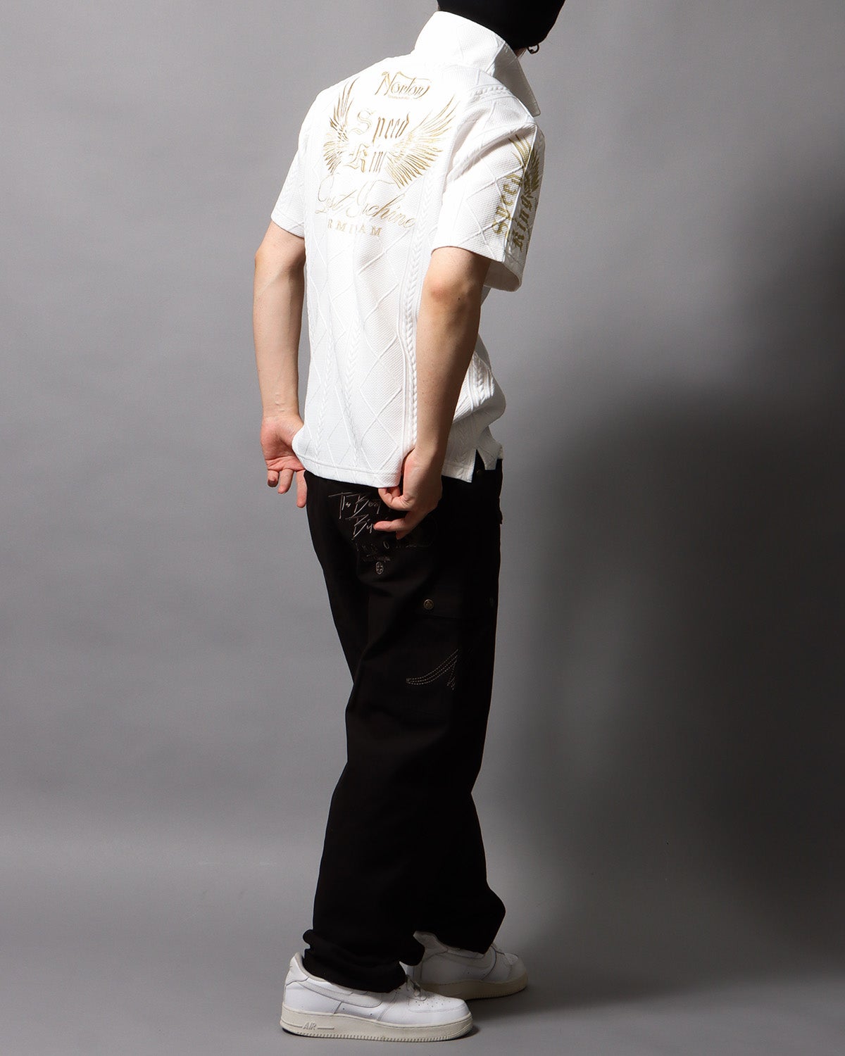 ホワイト：178cm/75kg(Lサイズ着用)