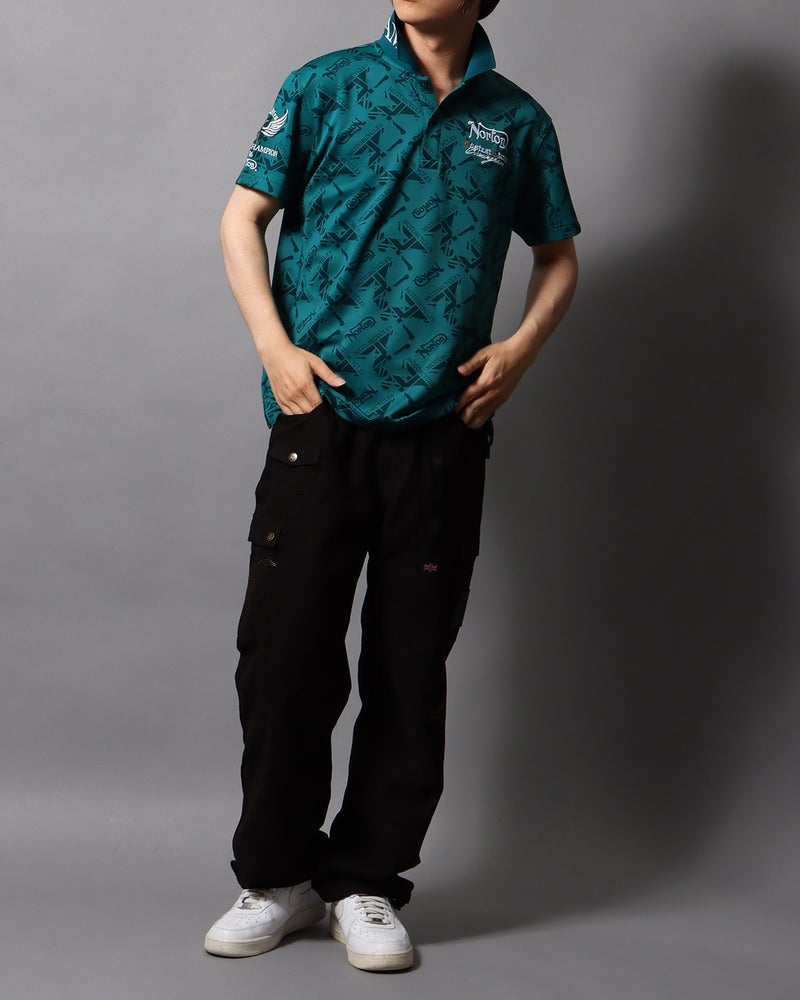 エメラルドグリーン：178cm/75kg(Lサイズ着用)