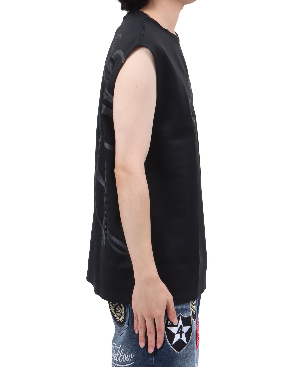 ブラック：173cm63kg(Lサイズ着用)