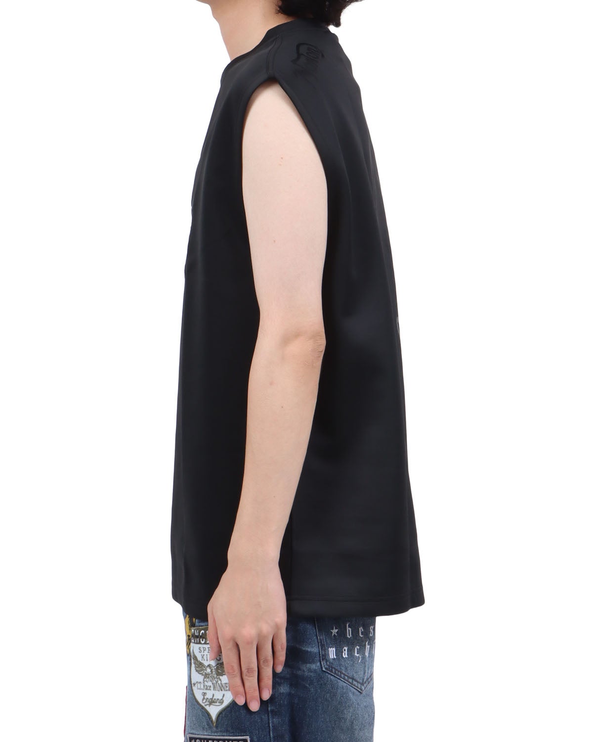 ブラック：173cm63kg(Lサイズ着用)