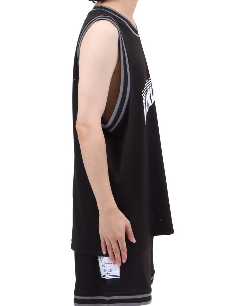 ブラック：173cm63kg(Lサイズ着用)