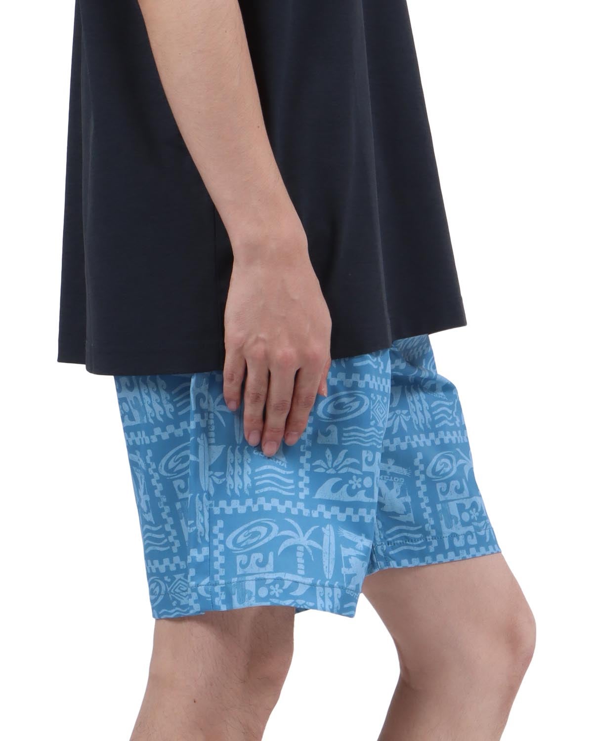 ライトブルー：173cm63kg(Mサイズ着用)