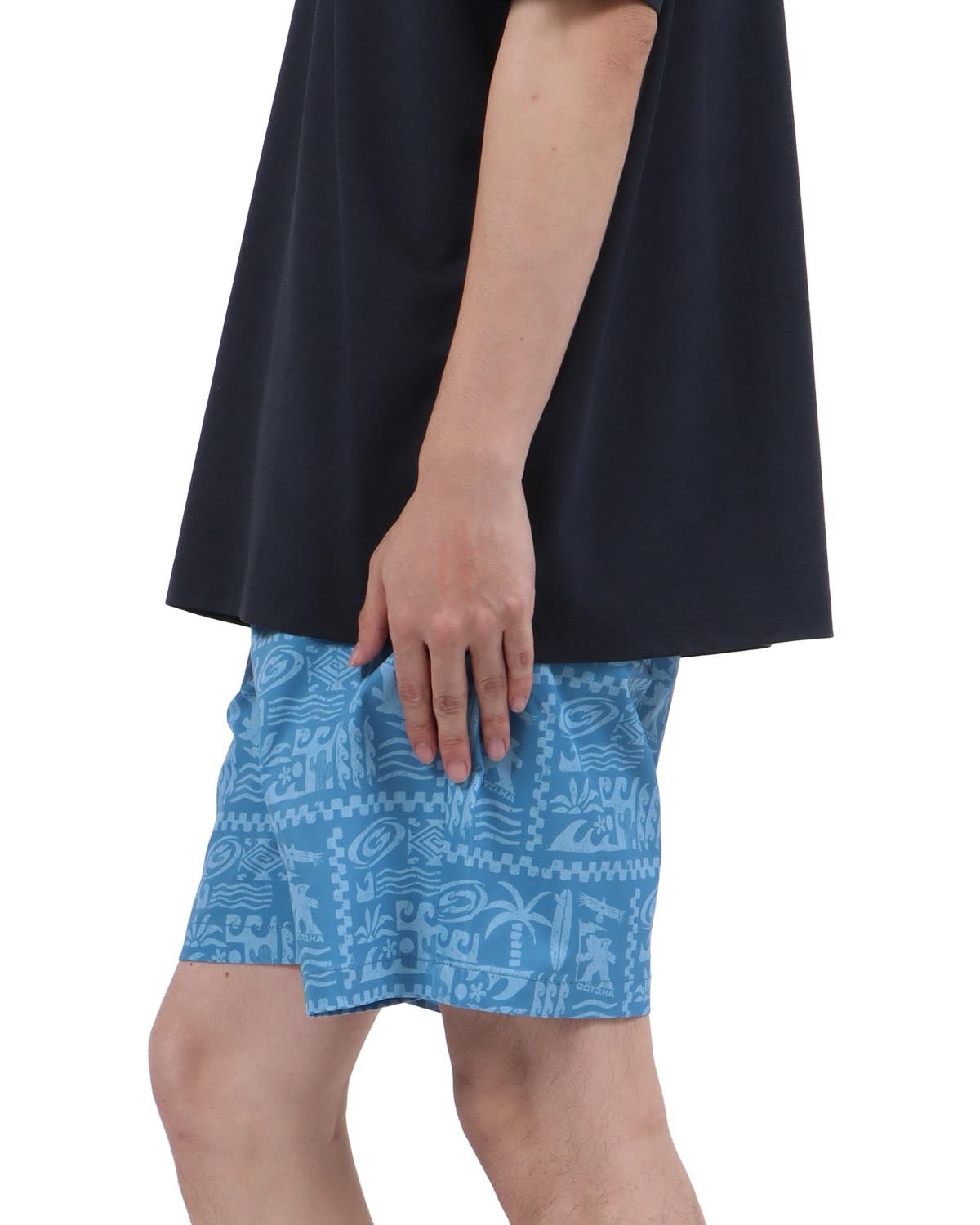ライトブルー：173cm63kg(Mサイズ着用)