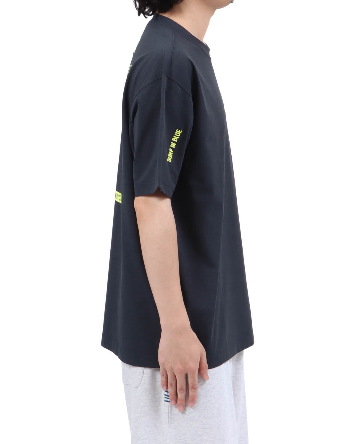 スミクロ：173cm63kg(Lサイズ着用)