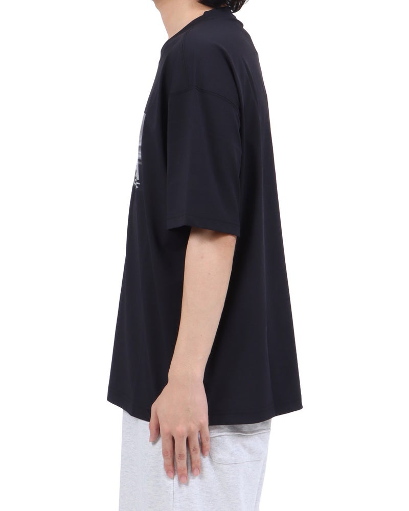 ブラック：173cm63kg(Lサイズ着用)