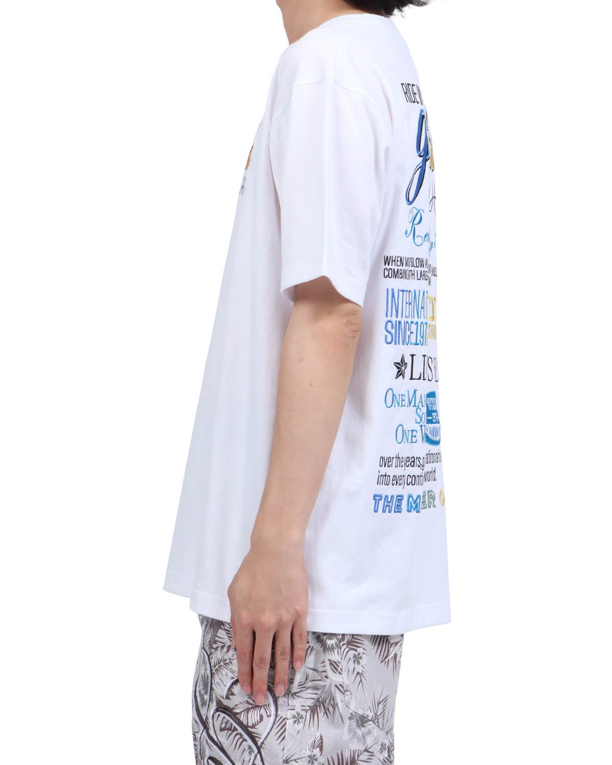 ホワイト：173cm63kg(Lサイズ着用)