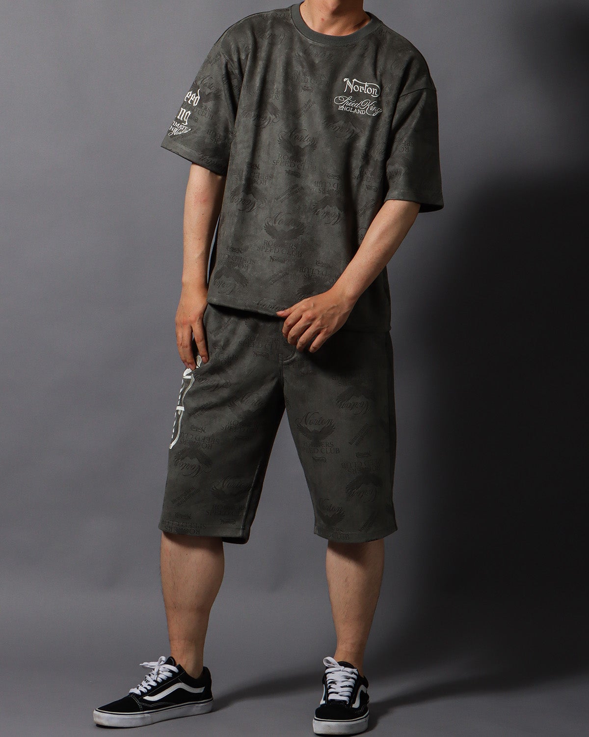 グリーングレー：178cm/75kg(Lサイズ着用)