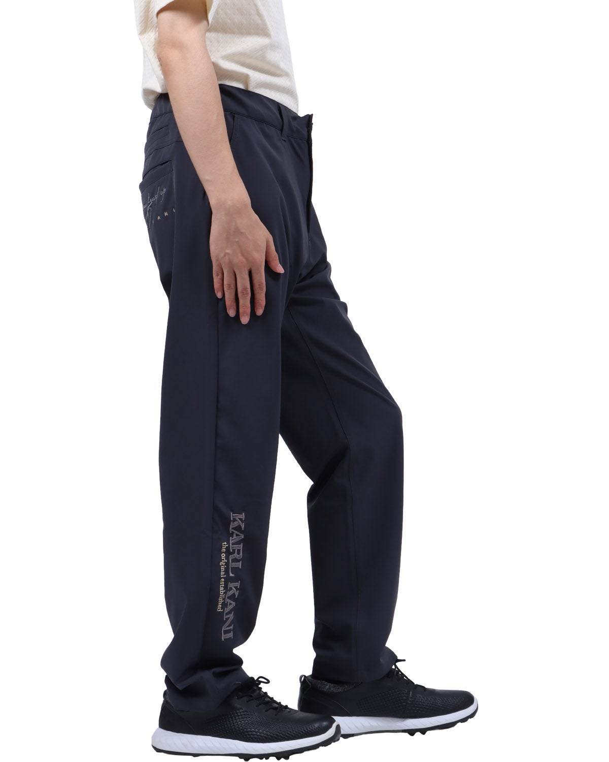 チャコール：173cm63kg(32inc着用)