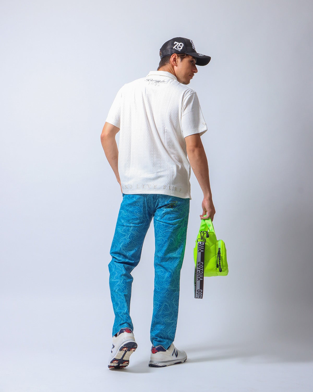 ブルー：180cm/70kg(Lサイズ着用)