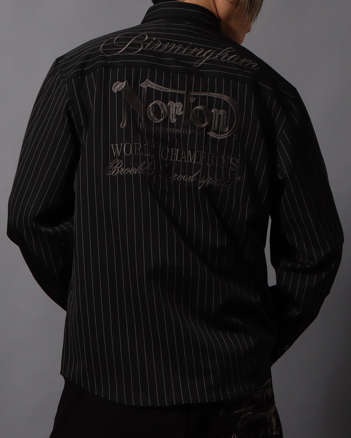ブラック：178cm/75kg(Lサイズ着用)