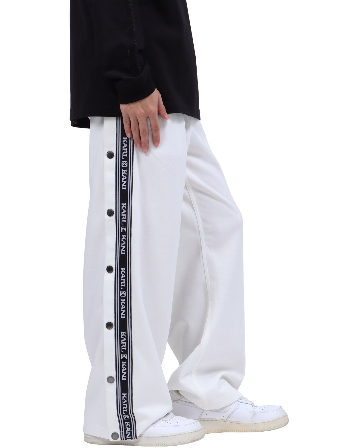 ホワイト：173cm63kg(Lサイズ着用)