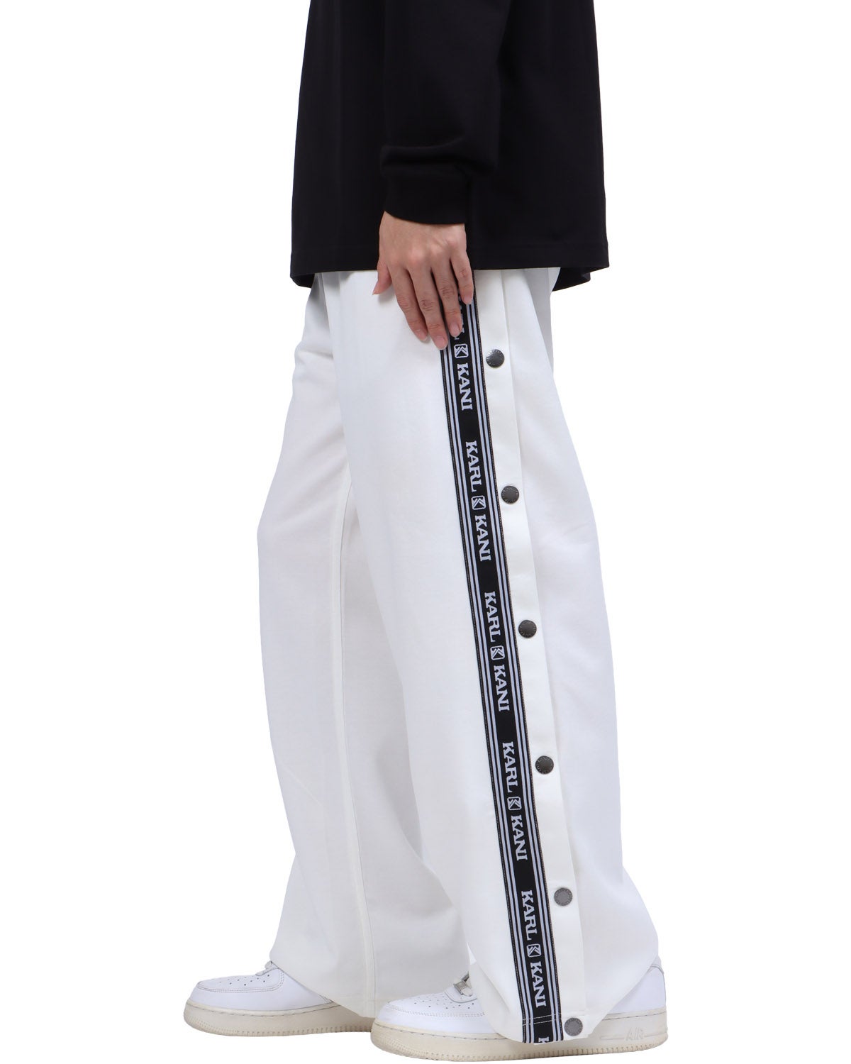 ホワイト：173cm63kg(Lサイズ着用)