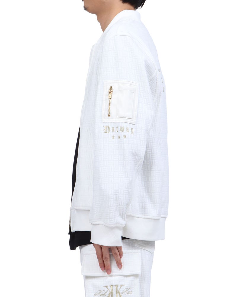 ホワイト：173cm63kg(Lサイズ着用)