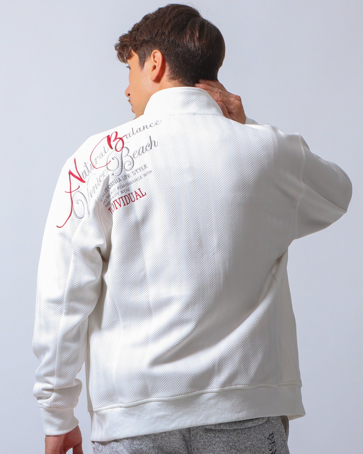 ホワイト：180cm/70kg(Lサイズ着用)