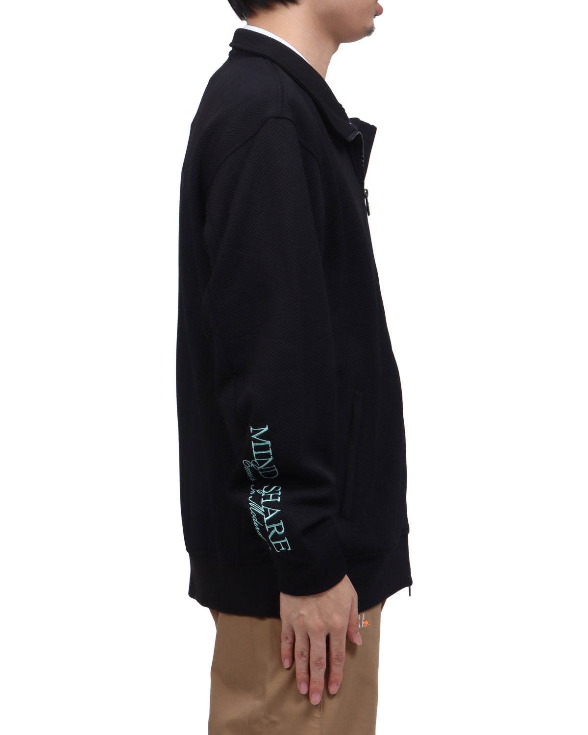ブラック：173cm63kg(Lサイズ着用)