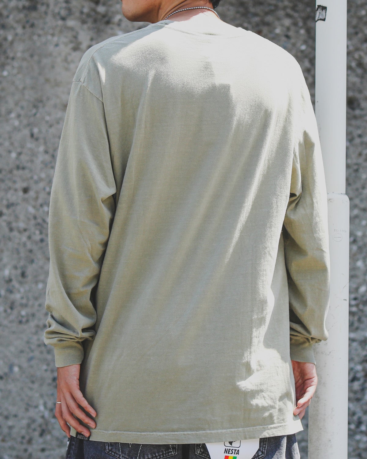 ベージュ：174cm/60kg(Lサイズ着用)