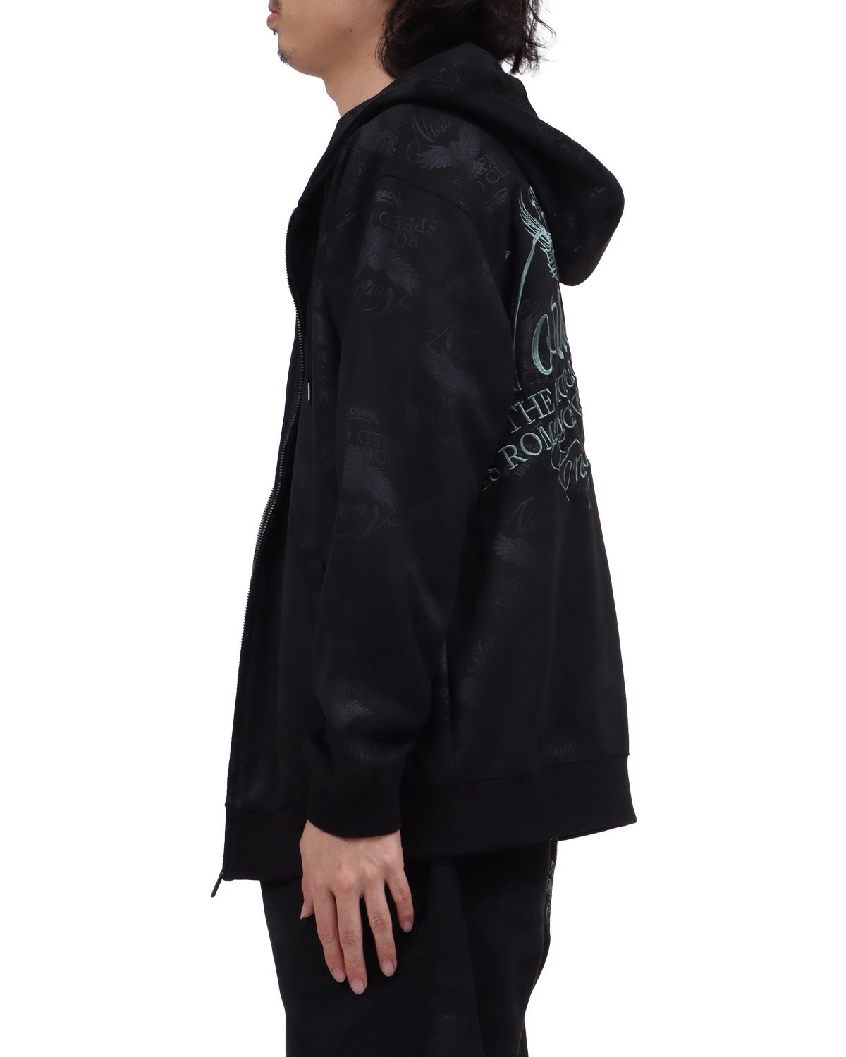 ブラック：173cm63kg(Lサイズ着用)
