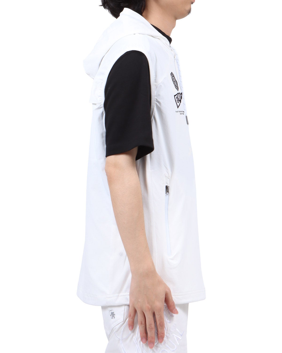 ホワイト：173cm63kg(Lサイズ着用)