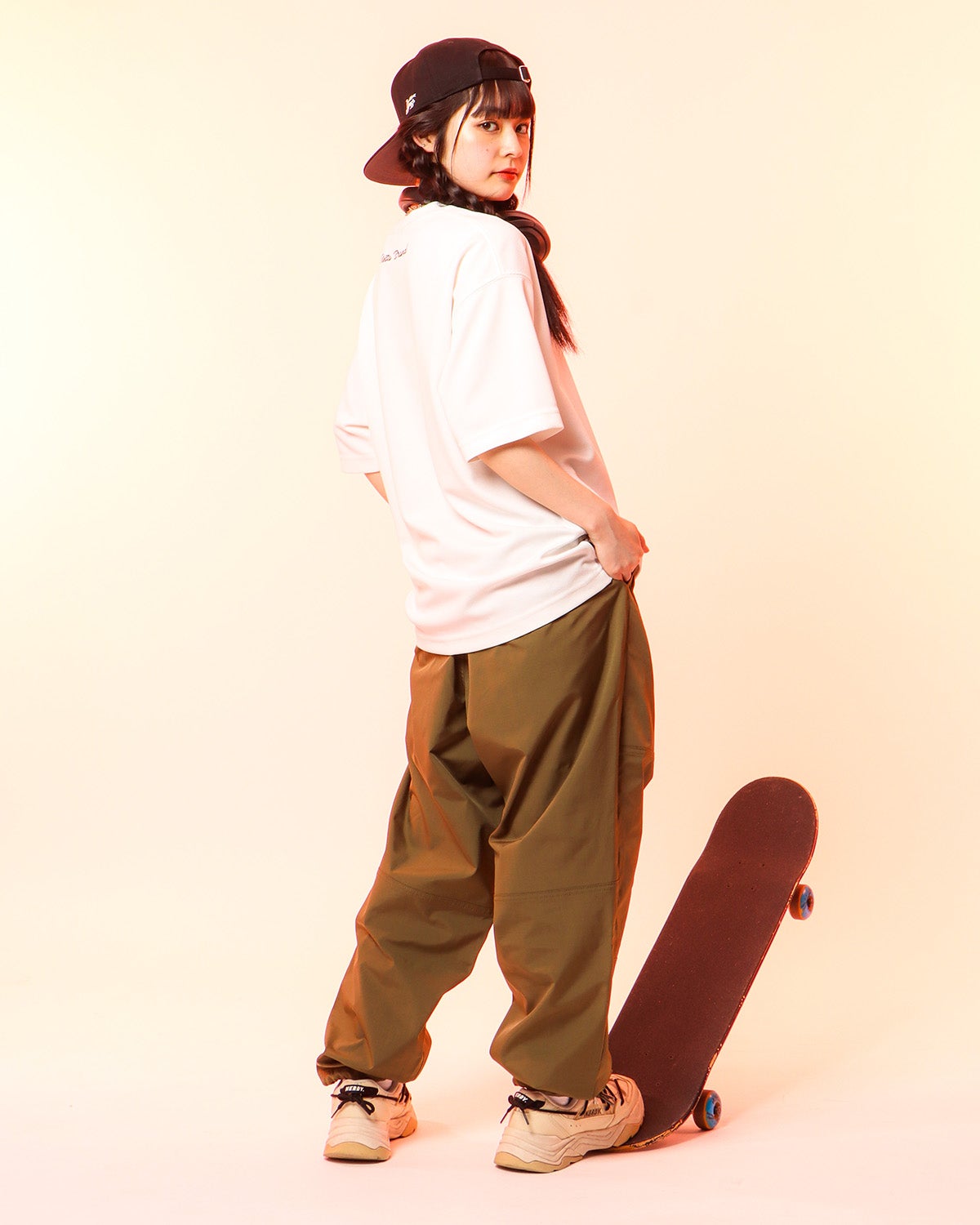 ホワイト：160cm(Mサイズ着用)