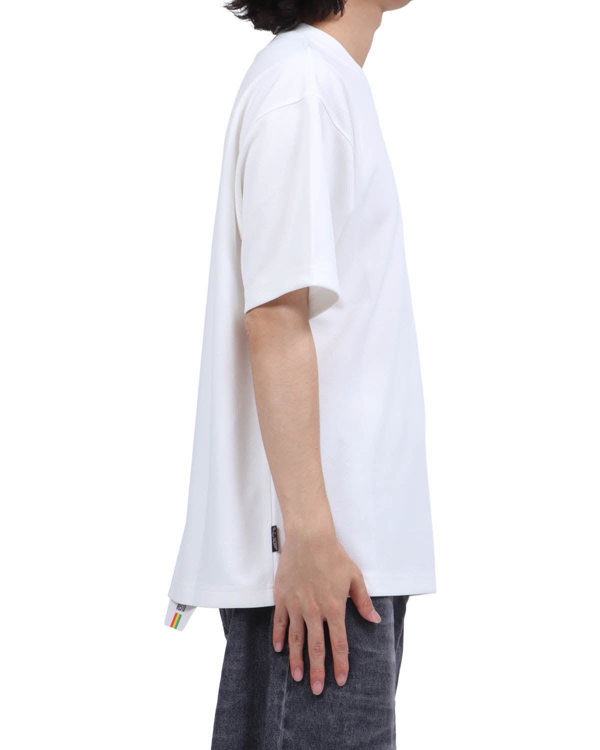 ホワイト：173cm63kg(Lサイズ着用)