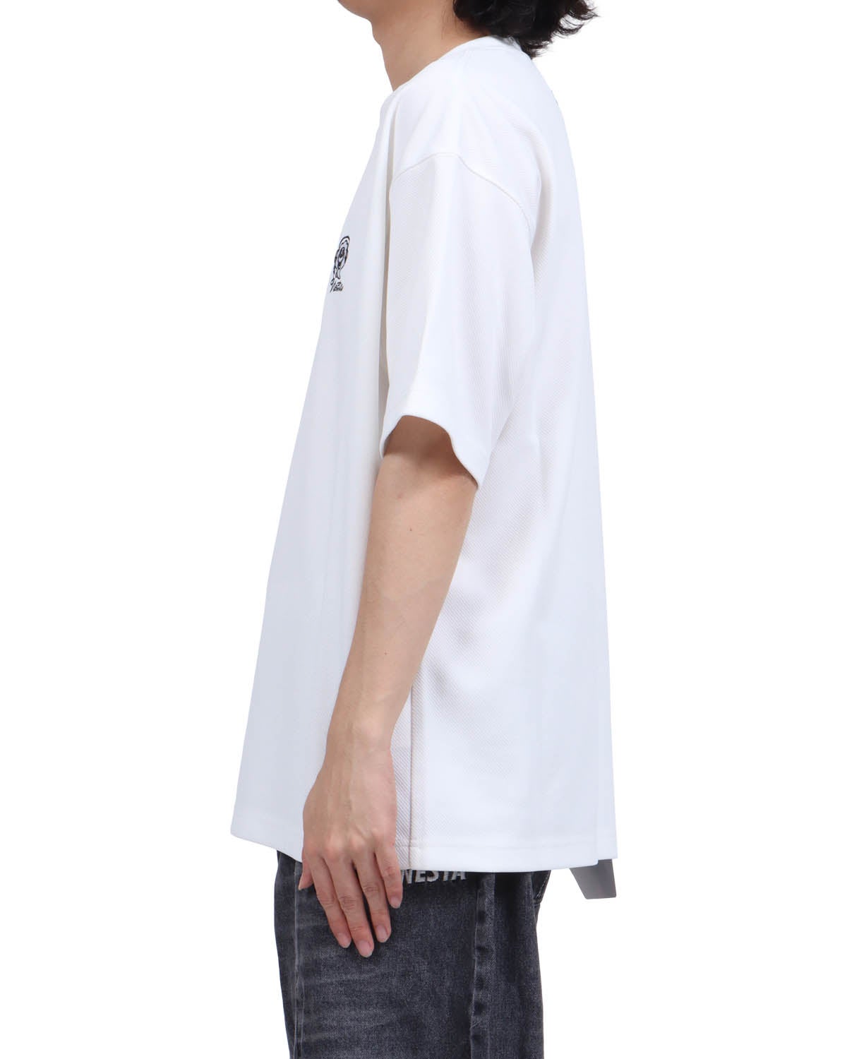 ホワイト：173cm63kg(Lサイズ着用)