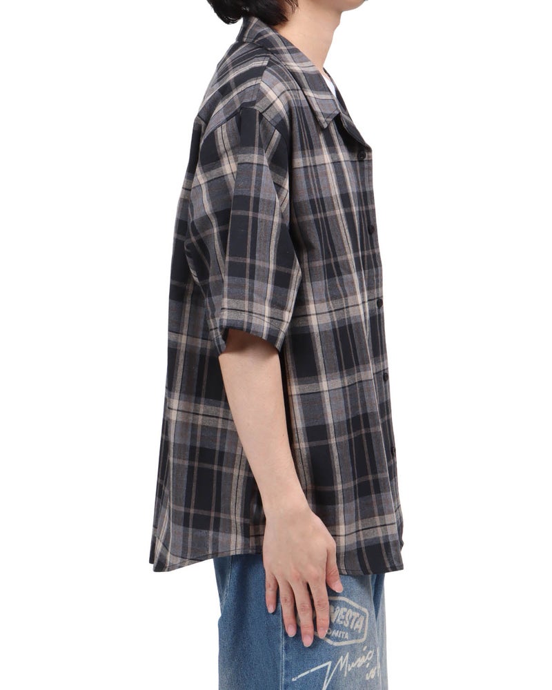 ブラック：173cm63kg(Lサイズ着用)