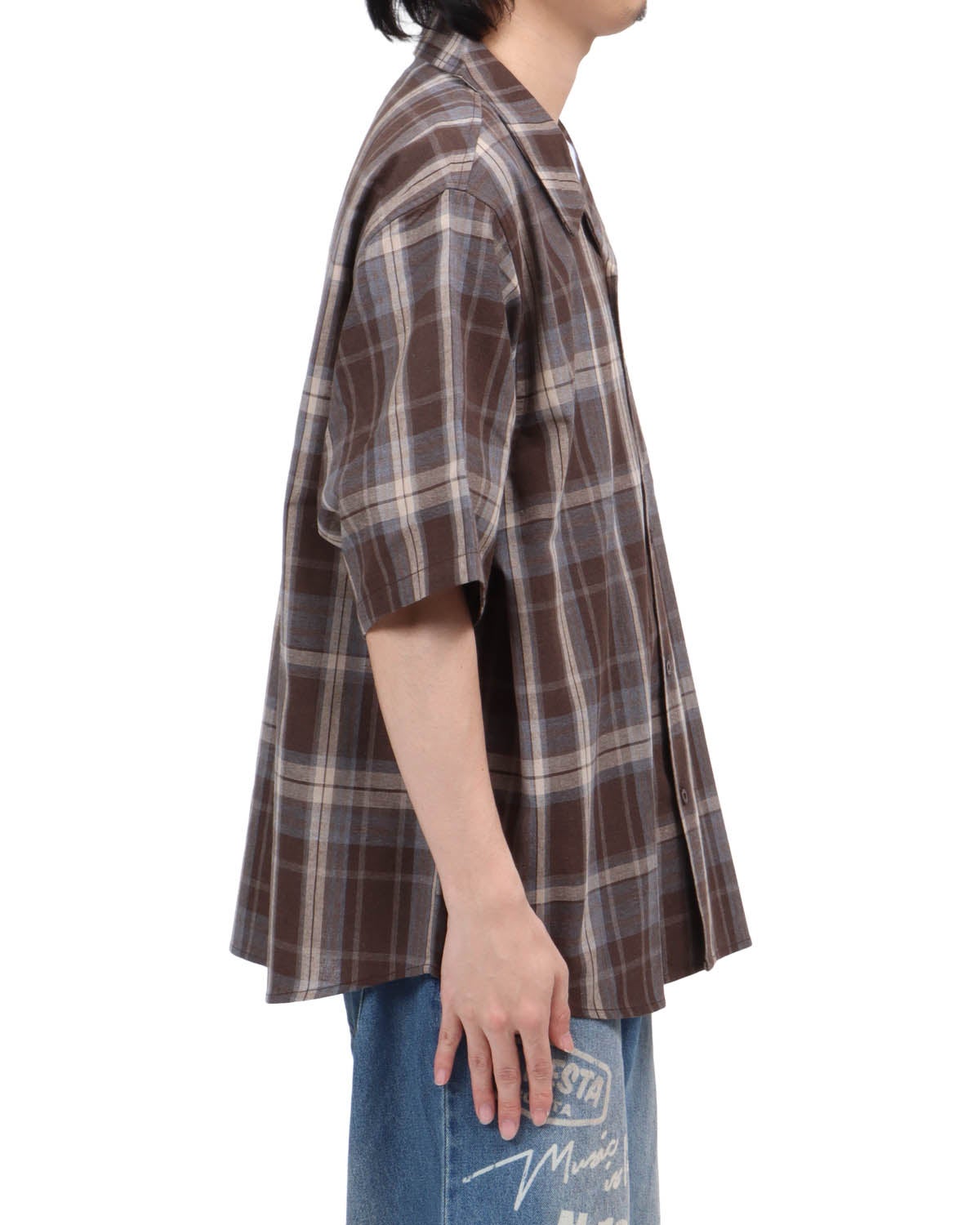 ベージュ：173cm63kg(Lサイズ着用)