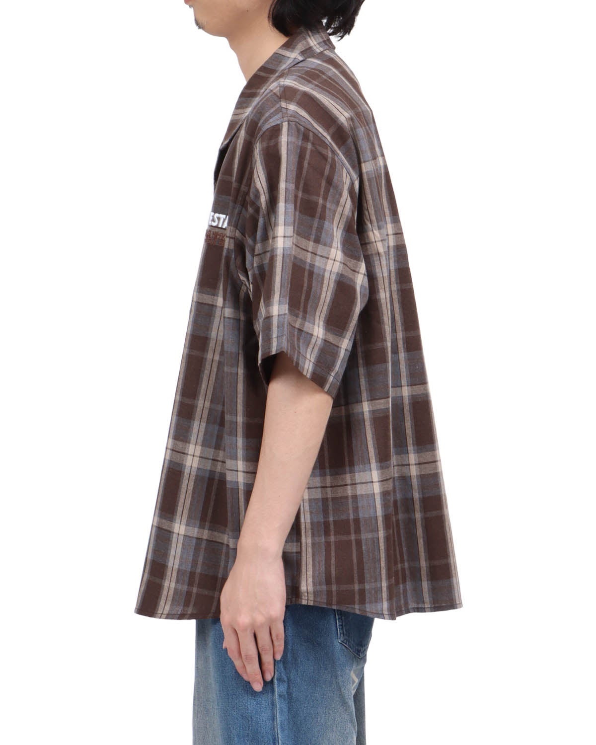 ベージュ：173cm63kg(Lサイズ着用)