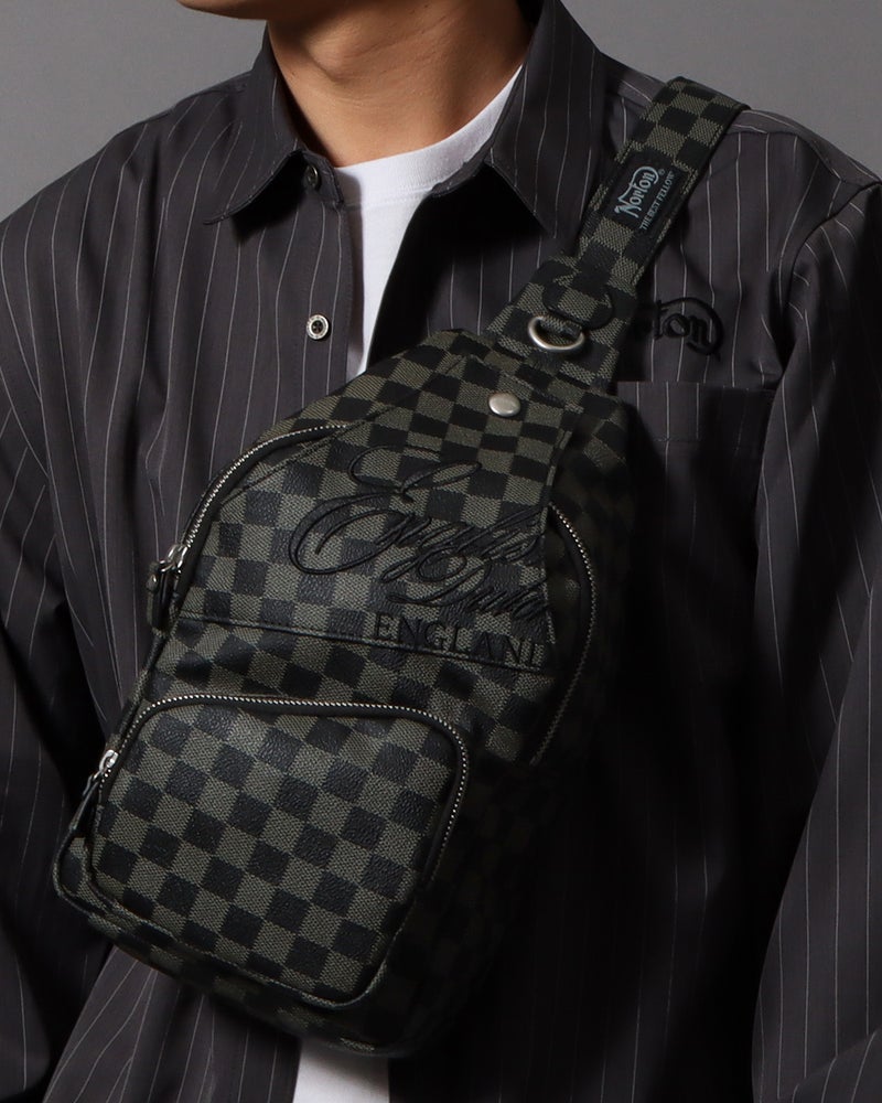 ブラック