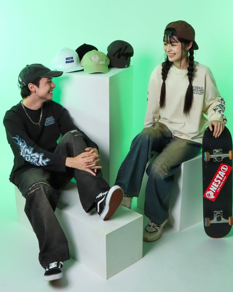 左：175cm(Mサイズ着用)、右：160cm(Mサイズ着用)