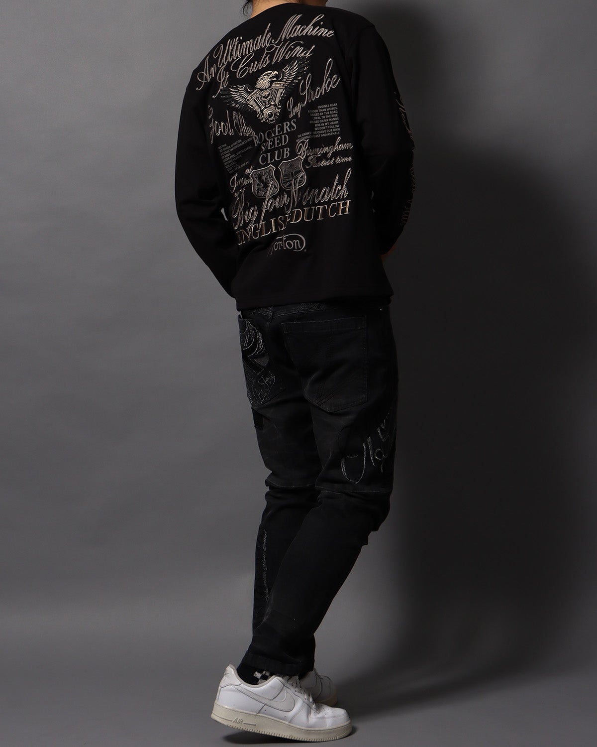 ブラック：178cm/75kg(Mサイズ着用)