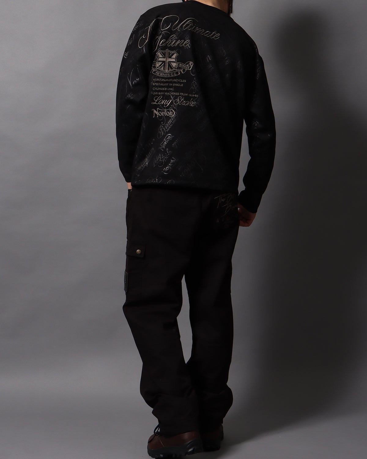 ブラック：178cm/75kg(Lサイズ着用)