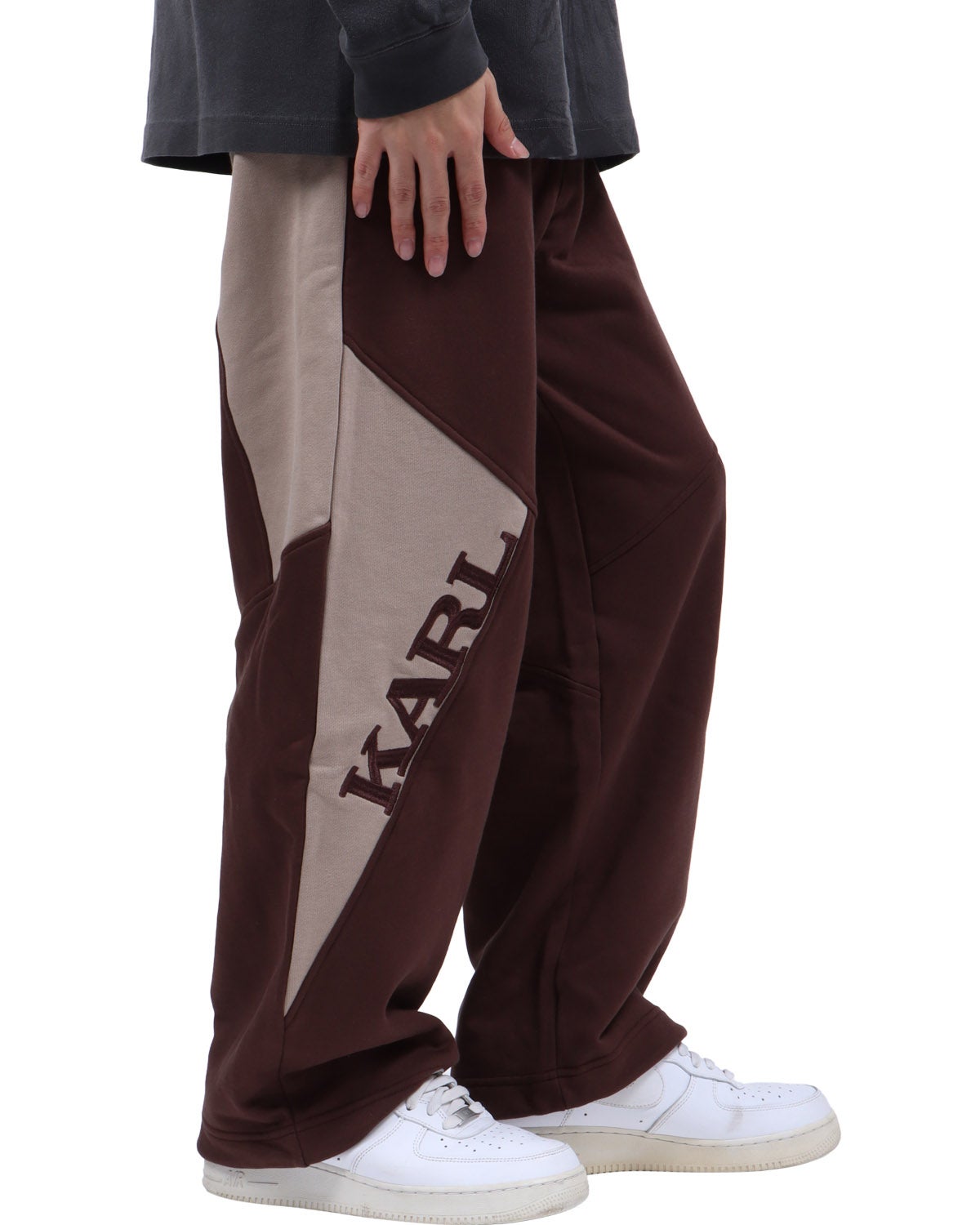 ブラウン：173cm63kg(Lサイズ着用)