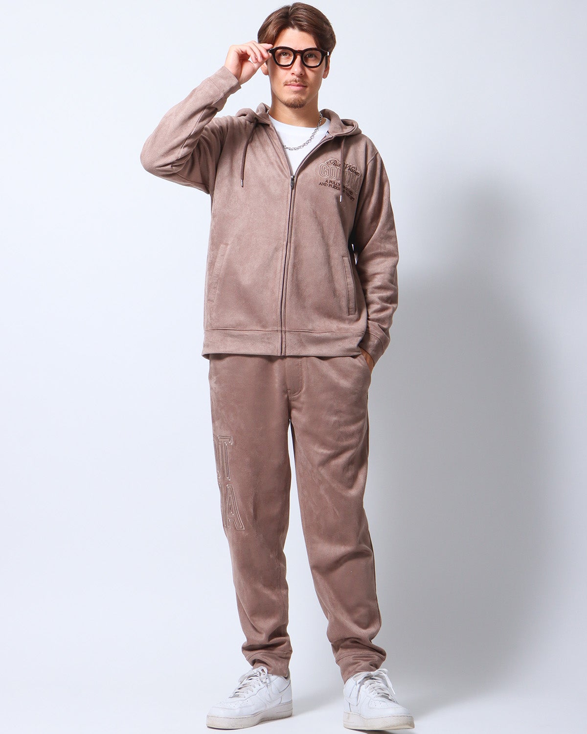 ベージュ：180cm/70kg(Lサイズ着用)