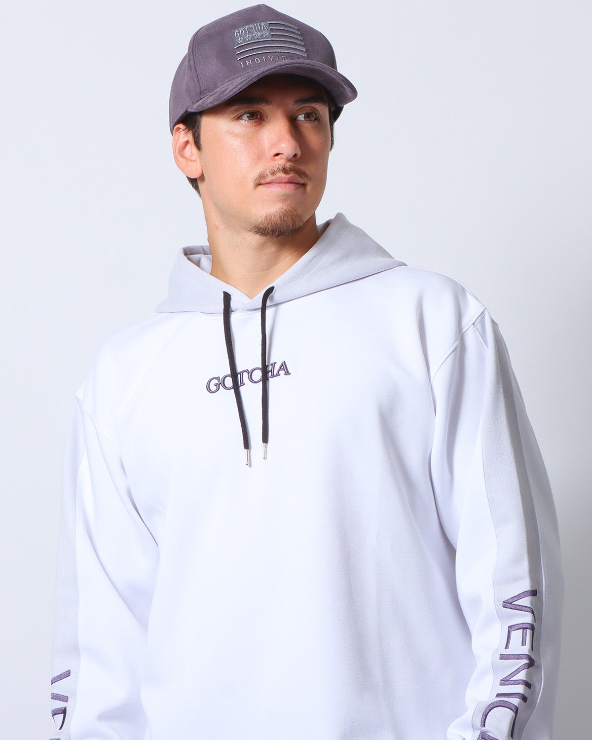 ホワイト：180cm/70kg(Lサイズ着用)