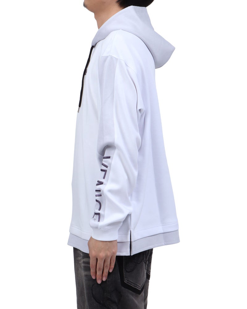 ホワイト：173cm63kg(Lサイズ着用)