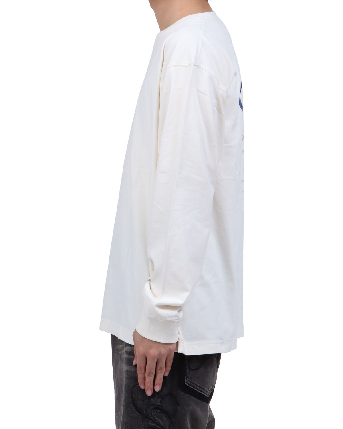 オフホワイト：173cm63kg(Lサイズ着用)