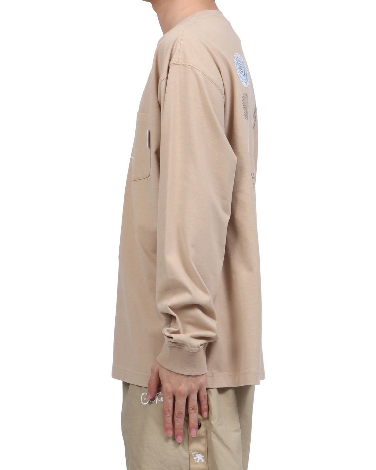 ベージュ：173cm63kg(Lサイズ着用)